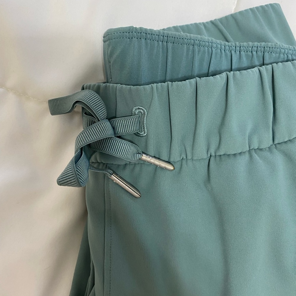 On the fly joggers